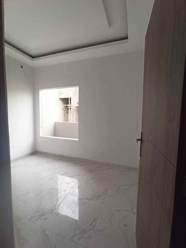 dijual rumah jln layur jatinegara kaum