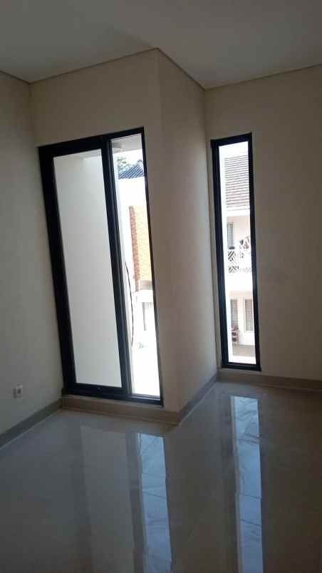 dijual rumah jln mes all