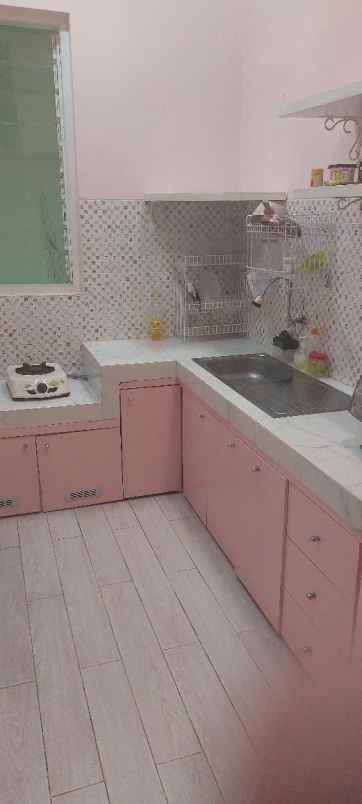 dijual rumah jln paris residen cempaka