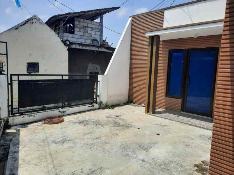 dijual rumah junrejo regency