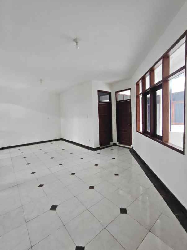 dijual rumah jurang mangu barat