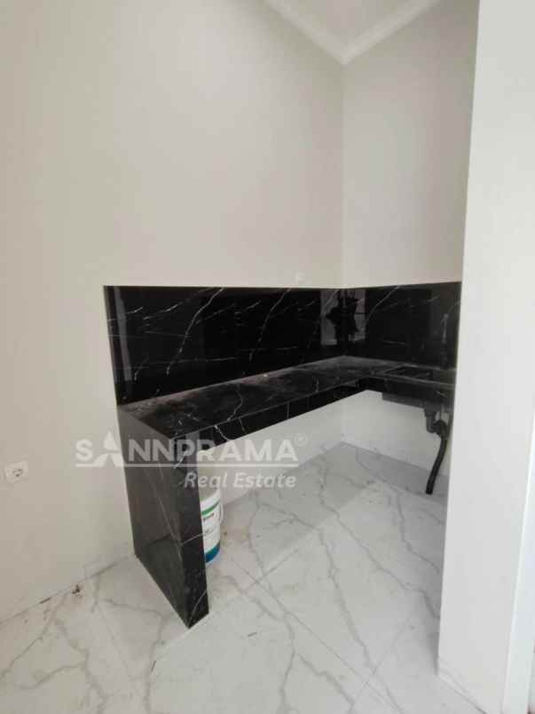 dijual rumah kalibaru