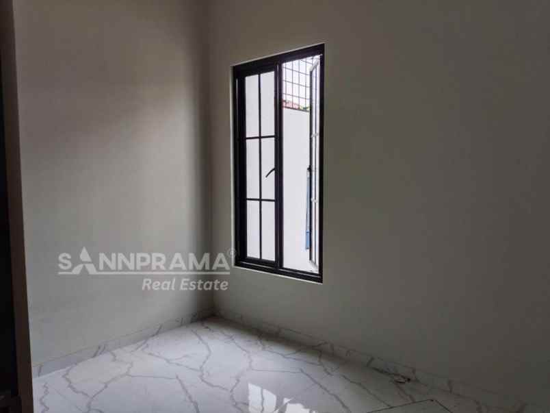 dijual rumah kalibaru