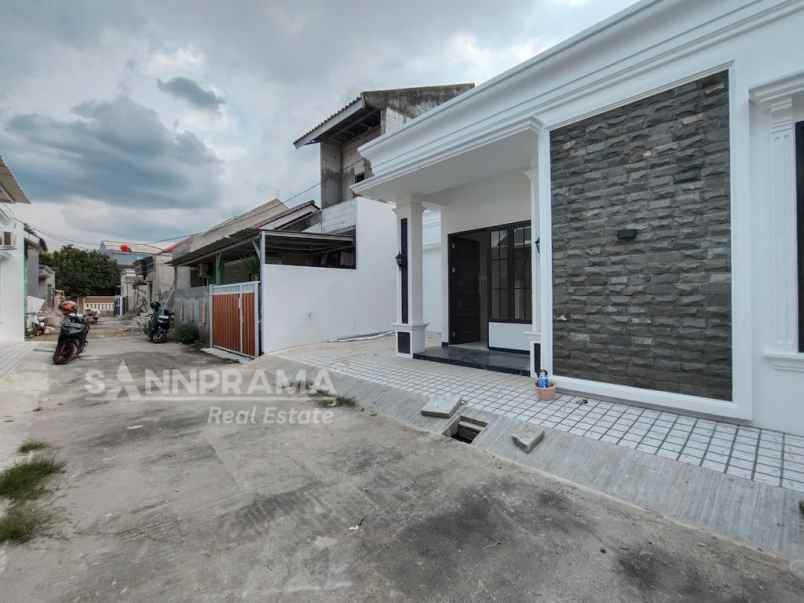 dijual rumah kalibaru