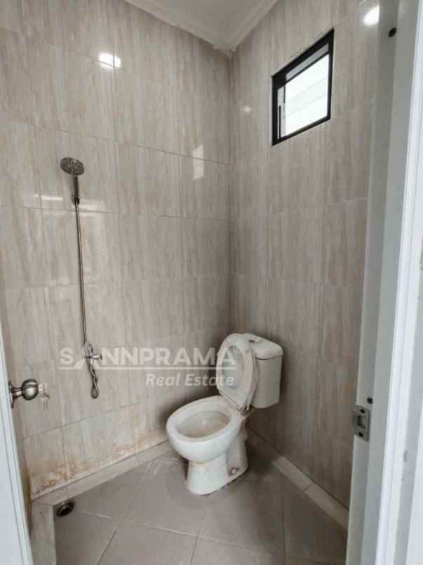 dijual rumah kalibaru