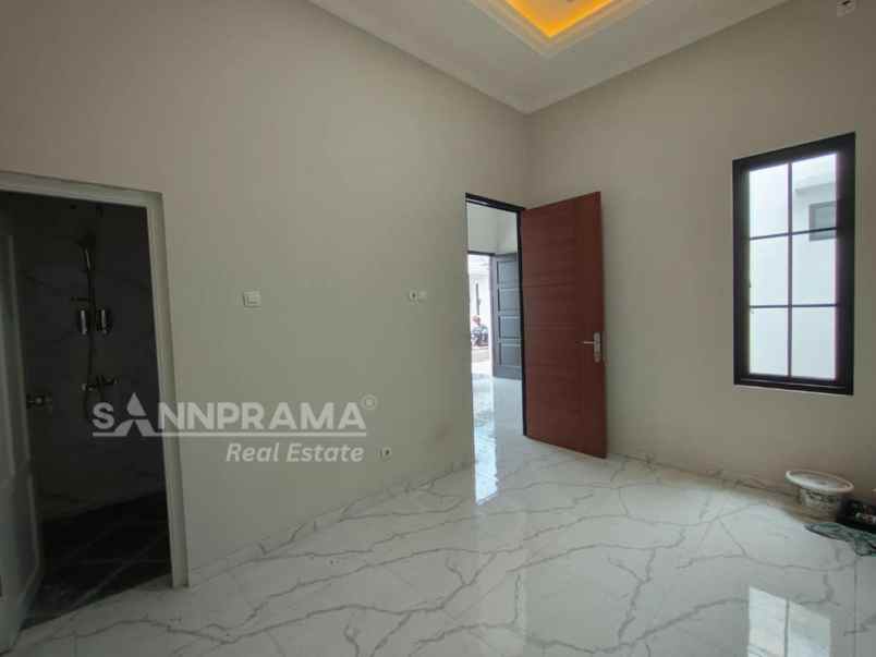 dijual rumah kalibaru