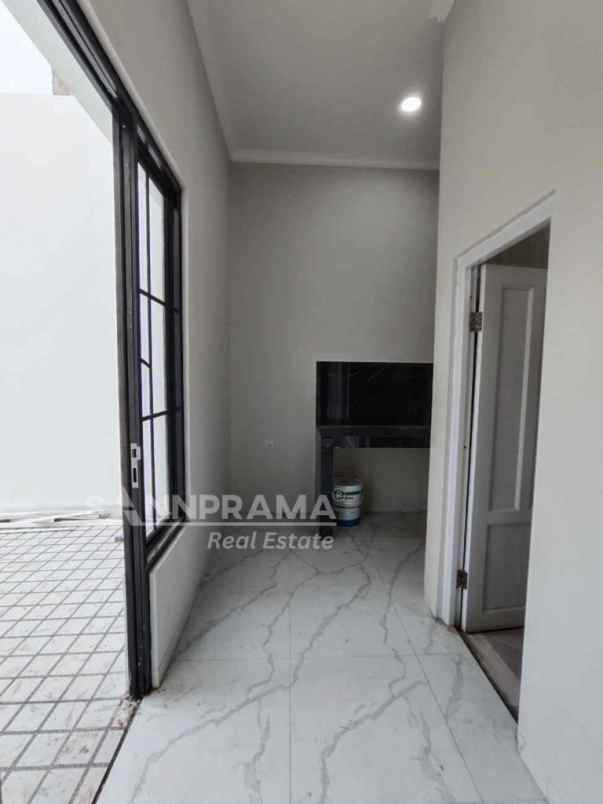 dijual rumah kalibaru