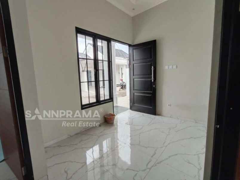 dijual rumah kalibaru