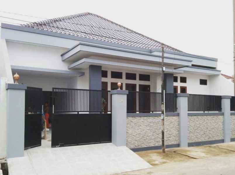 dijual rumah kalijudan madya