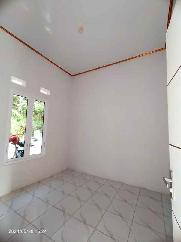 dijual rumah kalongan