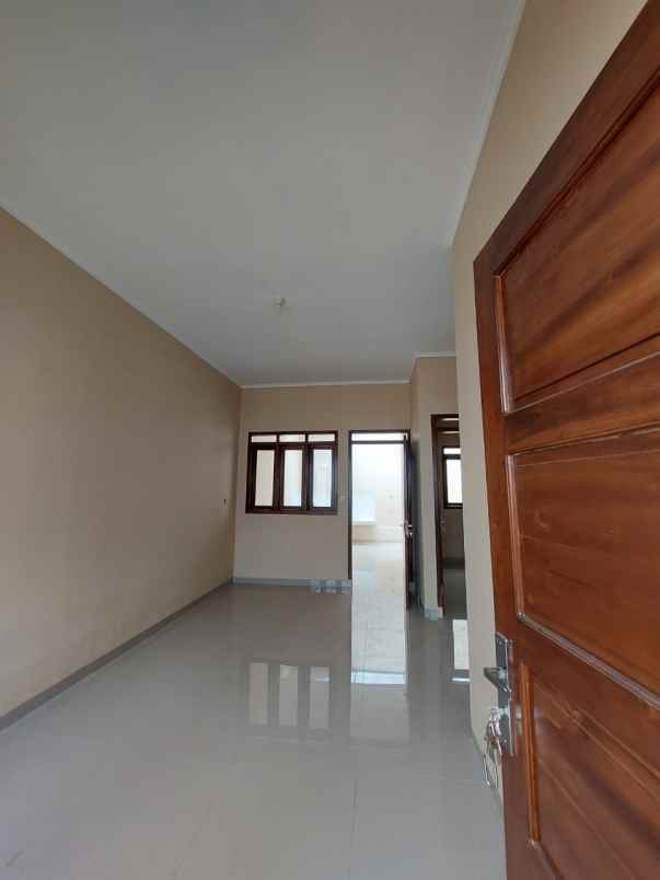 dijual rumah kamarung cimahi utara