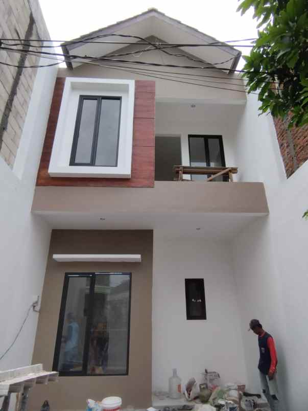 dijual rumah karang asem