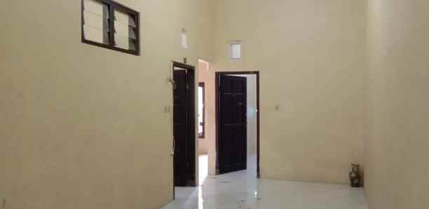 dijual rumah karang asem