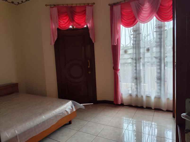 dijual rumah karang tengah