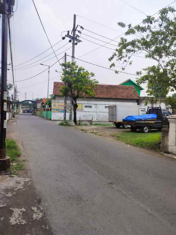 dijual rumah karangbong gedangan