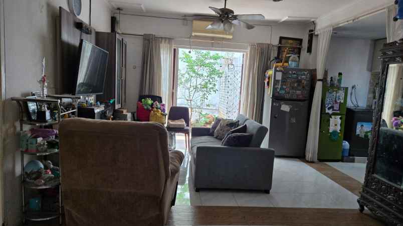 dijual rumah karangtengah