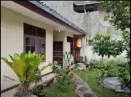 dijual rumah kayu putih