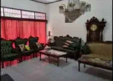 dijual rumah kayu putih