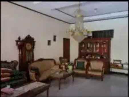 dijual rumah kayu putih