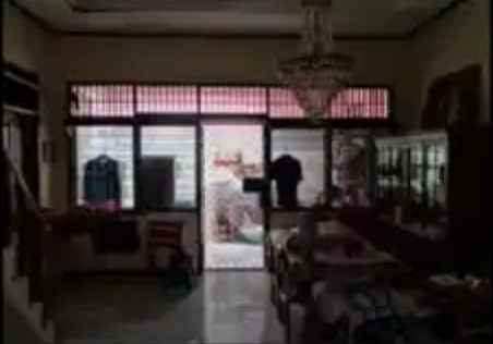 dijual rumah kayu putih