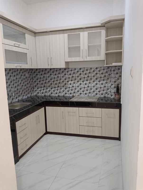 dijual rumah kebagusan