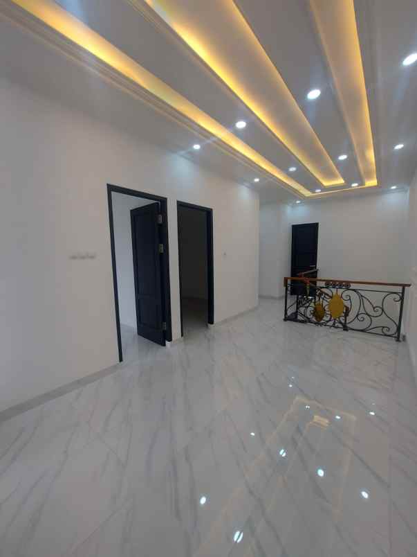 dijual rumah kebagusan