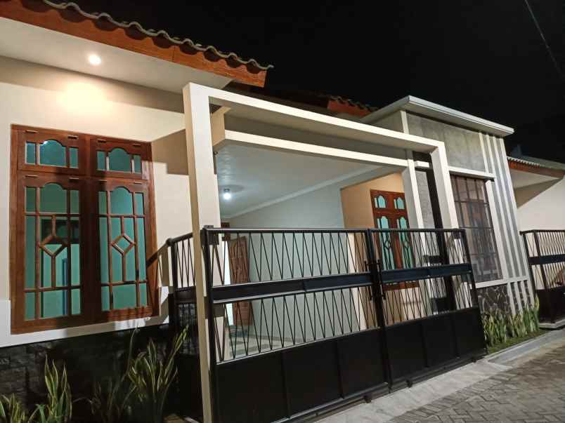 dijual rumah kebonsari