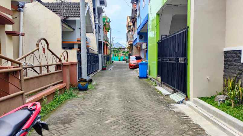 dijual rumah kebonsari