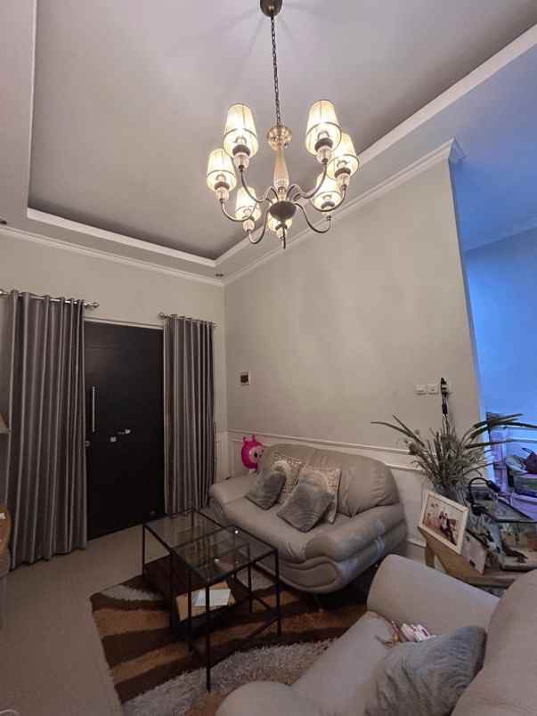 dijual rumah kebraon