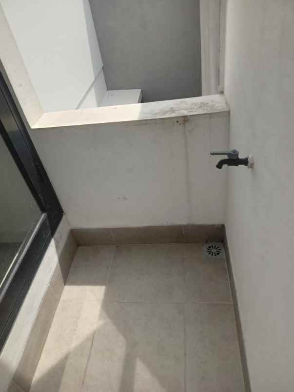 dijual rumah kedaung sawangan depok