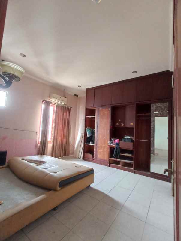 dijual rumah komp walikota gading
