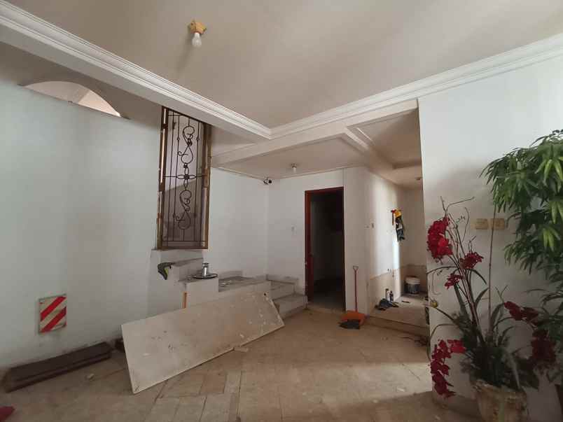 dijual rumah komp walikota gading