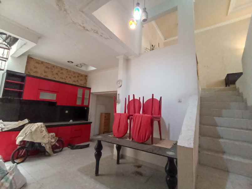dijual rumah komp walikota gading
