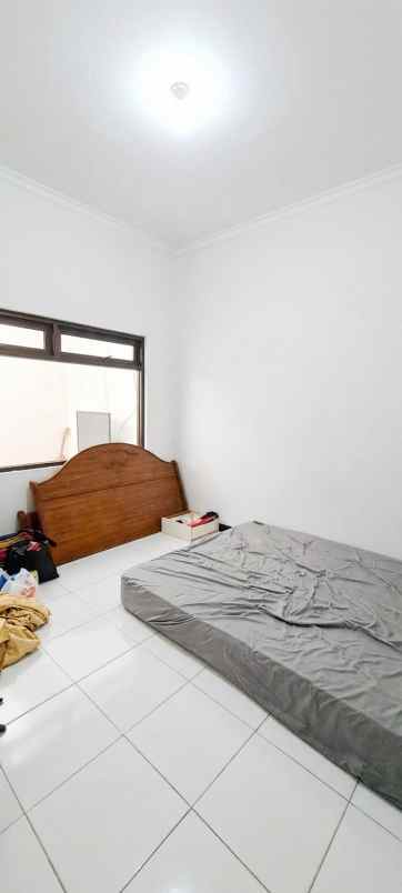 dijual rumah komplek baturaden techno