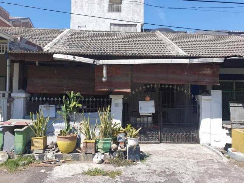 dijual rumah komplek bendul merisi