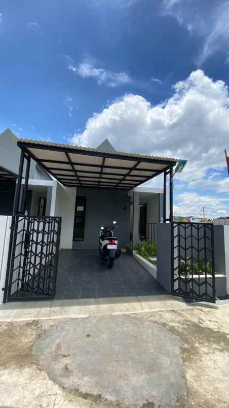 dijual rumah komplek bumi panyileukan