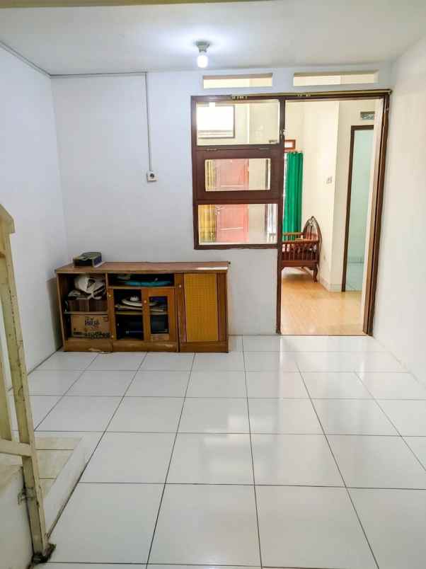 dijual rumah komplek ciganitri permai