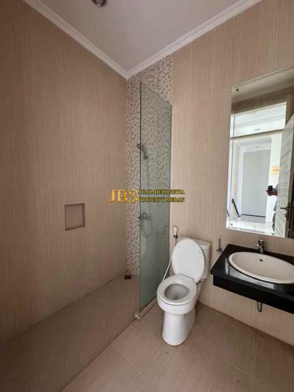 dijual rumah komplek citraland gama