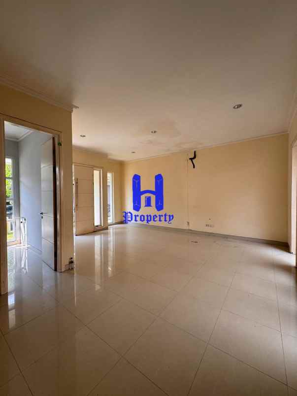 dijual rumah komplek citraland gama