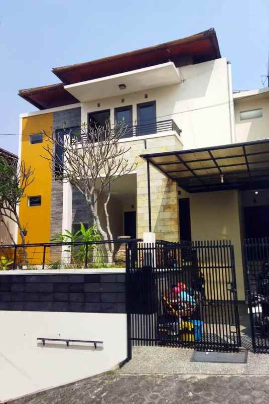 dijual rumah komplek griya cigadung