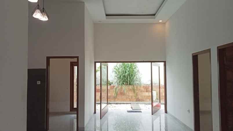 dijual rumah komplek griya kencana 2