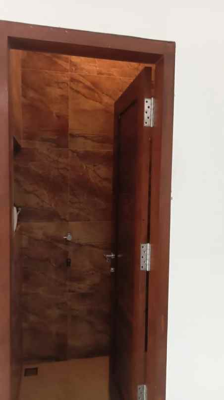 dijual rumah komplek griya kencana 2