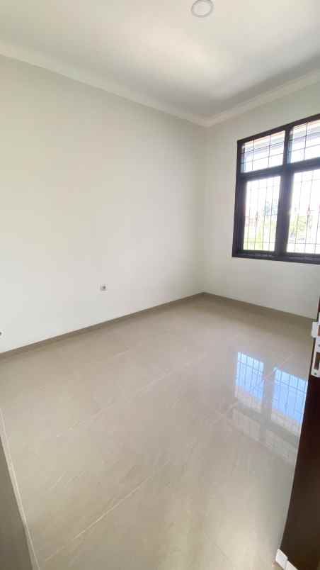 dijual rumah komplek kalijati indah