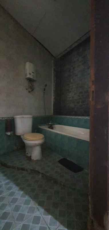 dijual rumah komplek kawaluyaan indah