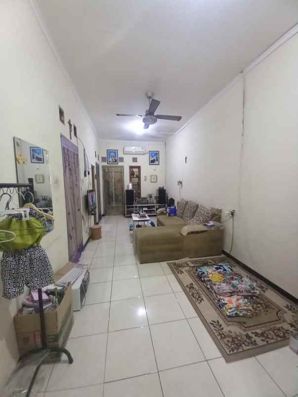 dijual rumah komplek kiarasari asri