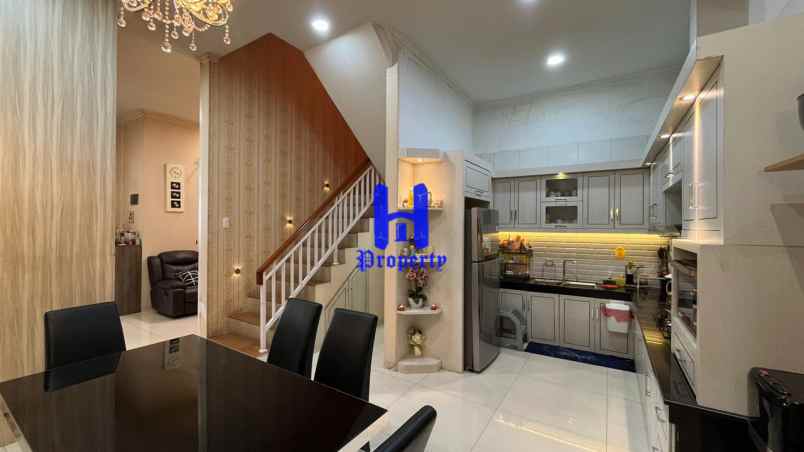 dijual rumah komplek krakatau palace 1