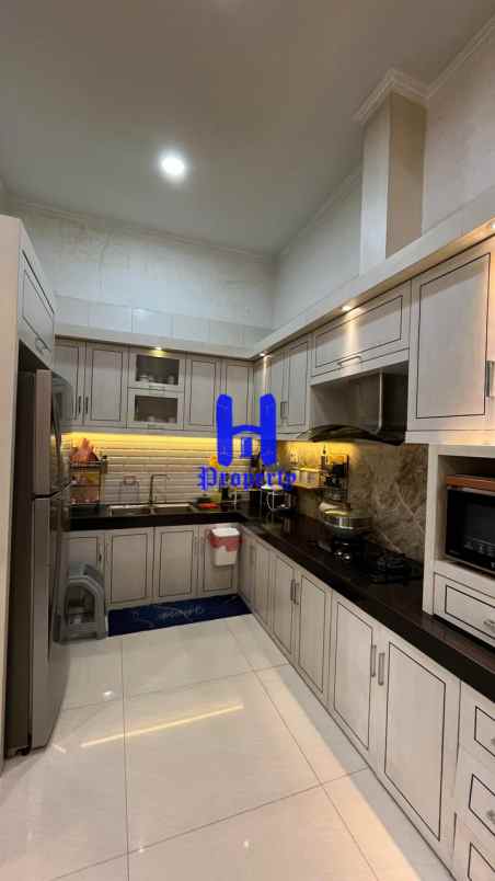 dijual rumah komplek krakatau palace 1