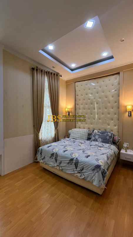 dijual rumah komplek krakatau palace 1