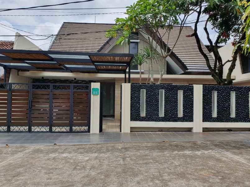 dijual rumah komplek pdk cireundeu