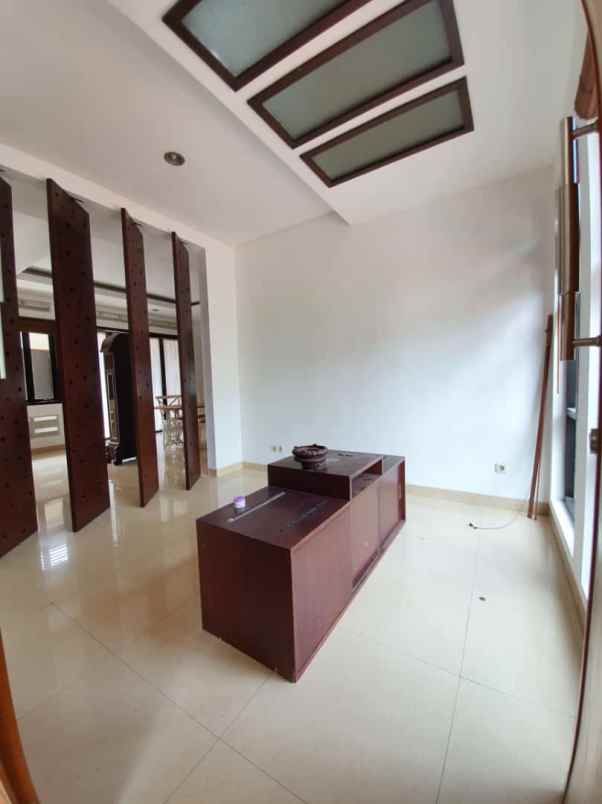 dijual rumah komplek pdk cireundeu